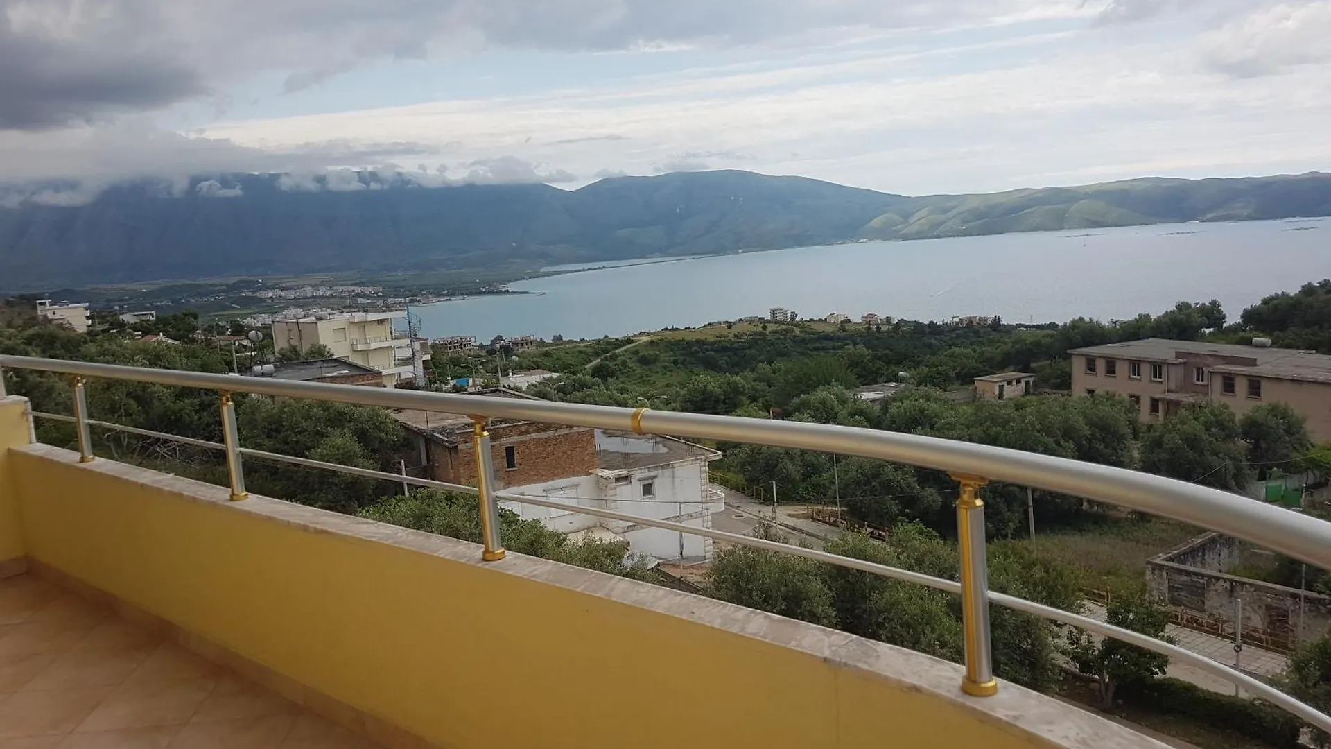 Telo Shehu Holiday Home Radhime